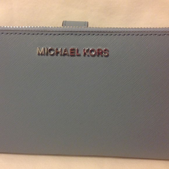 Michael Kors Large Double Zip Wristlit - Picture 2 of 5